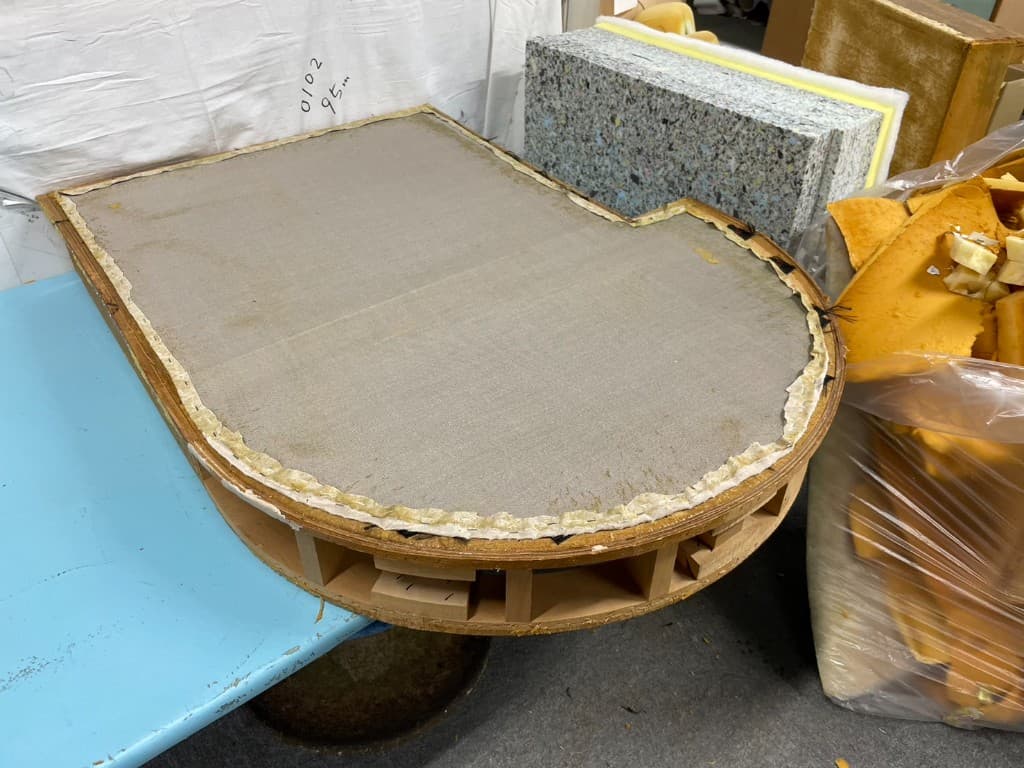 ソファ張り替え作業の経過画像(1)
